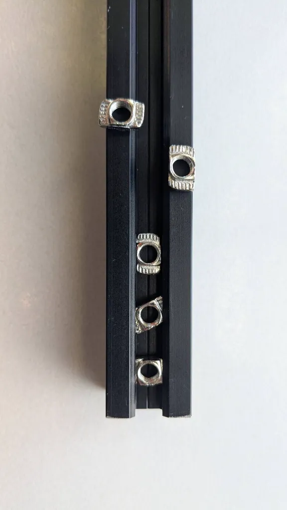 Ecrou en T et Marteau pour rail V20.1.webp