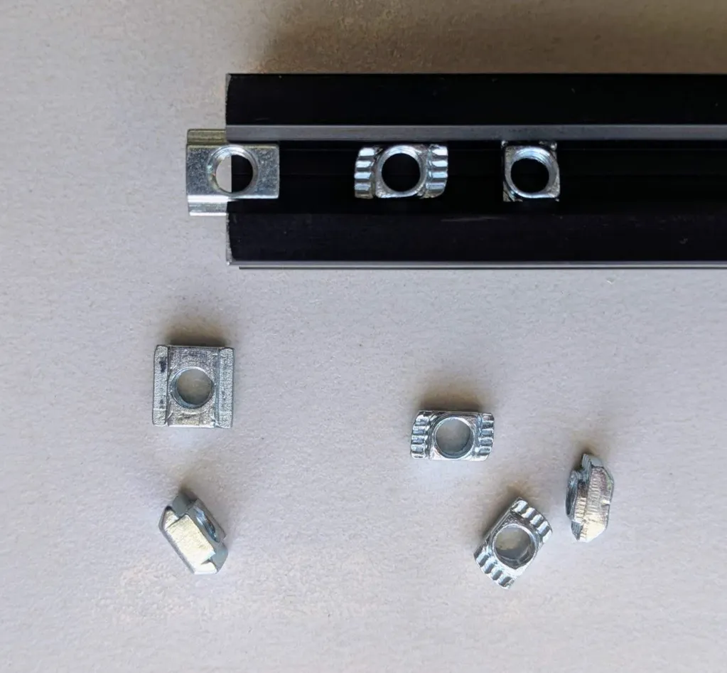 Ecrou en T et Marteau pour rail V20.3.webp