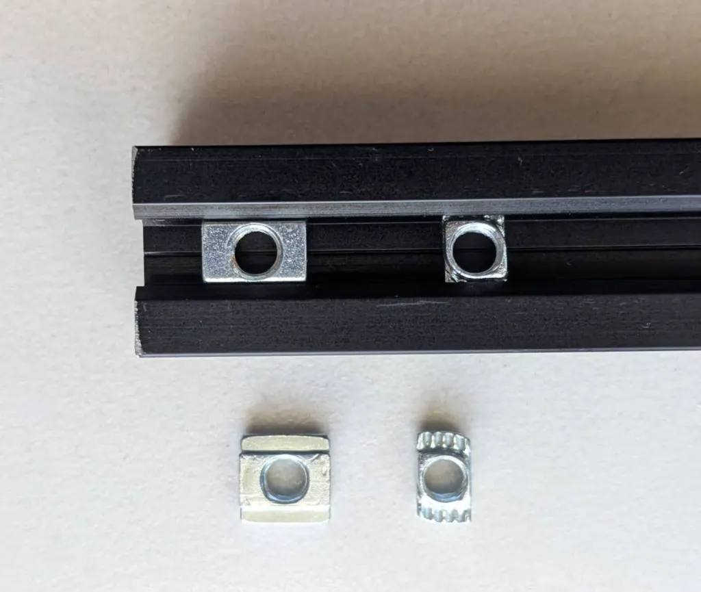 Ecrou en T et Marteau pour rail V20.2.webp